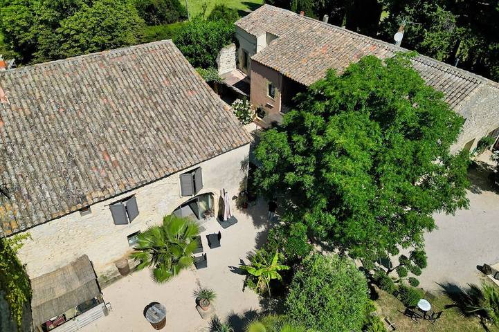 Gîte pour 11 personnes, avec jardin, animaux acceptés