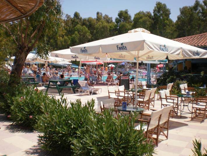 Camping für 5 Personen, mit Terrasse und Pool in Griechenland - 3