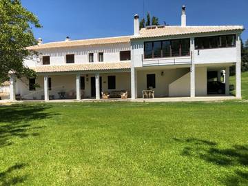 Casa rural para 5 personas, con vistas además de piscina y jardín en Huéscar