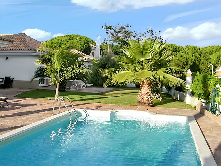 Villa für 6 Personen, mit Terrasse und Pool - 1