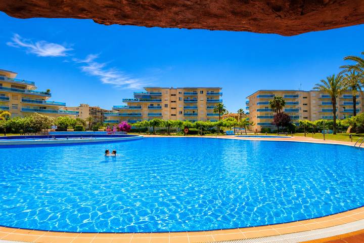 Ferienwohnung für 6 Personen, mit Terrasse und Garten sowie Pool