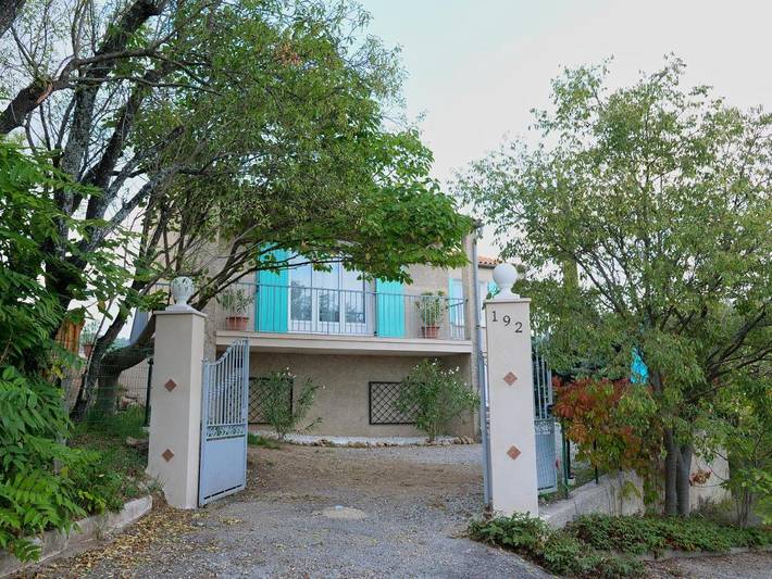 Maison de vacances pour 10 personnes, avec Balcon et Terrasse ainsi que Jardin et Piscine à Manosque