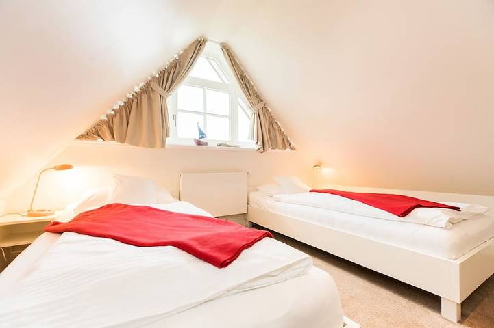 Ganze Wohnung, Komfortable Ferienwohnung mit Balkon und moderner Ausstattung in Westerland in Westerland, Sylt (Gemeinde)