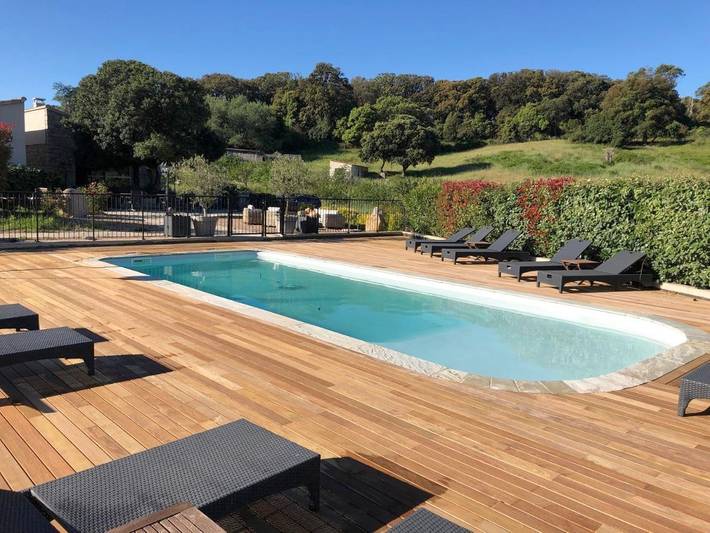 Hôtel pour 4 personnes, avec jardin et piscine
