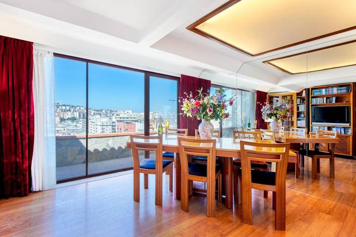 Ferienwohnung für 4 Personen, mit Balkon und Terrasse in Cagliari