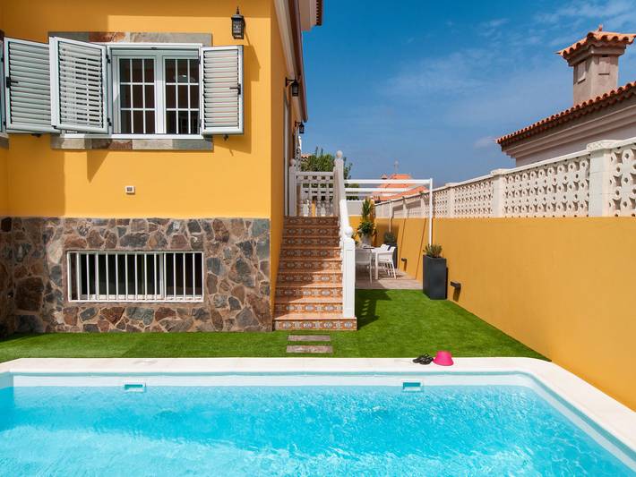 Villa voor 8 personen, with Terras and Tuin as well as Zwembad in Maspalomas
