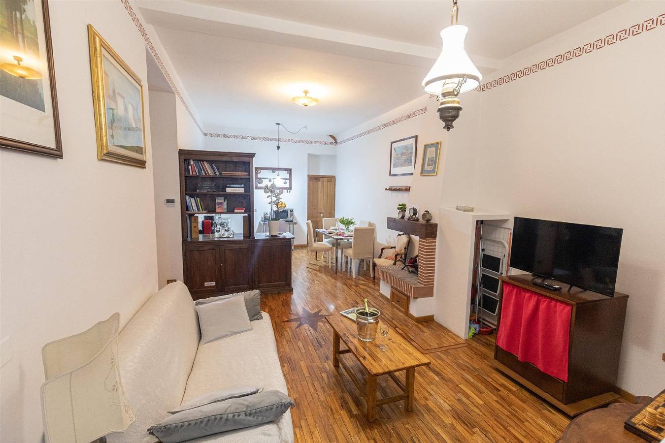 Entire holiday apartment, L'Angolo del Tempo by Holiday World in Arezzo, Arezzo Province