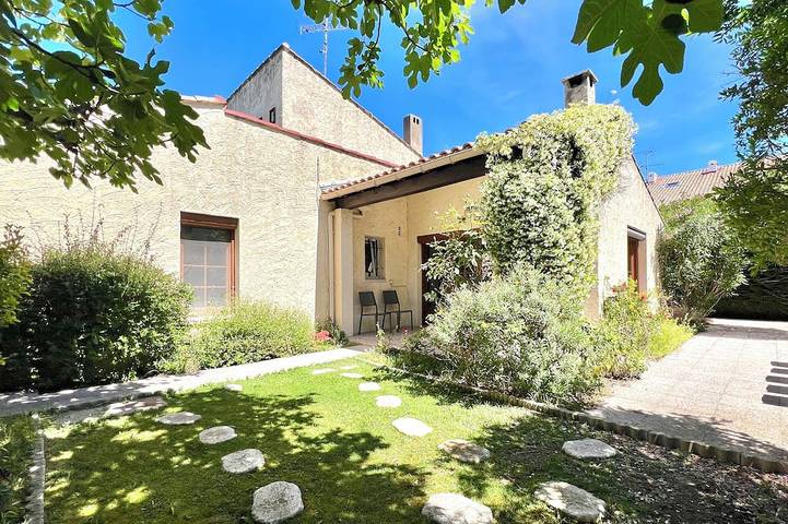 Ferienhaus für 12 Personen, mit Balkon und Garten