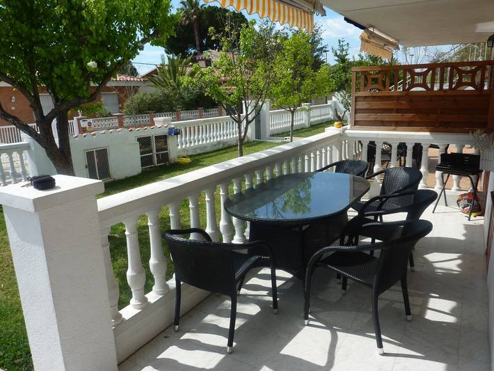 Apartamento entero, Acogedor apartamento en la playa con aparcamiento y piscina in Cambrils, Costa Dorada