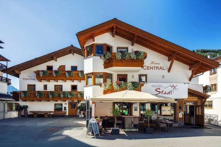 Vakantiewoning voor 4 personen, with Balkon and Terras as well as Tuin and Sauna in Serfaus