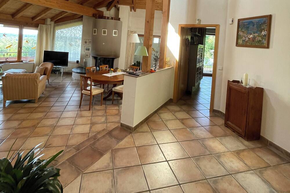 Großzügige Panoramavilla, Sauna, Cheminée, gehob. Ausstattung, Alpenblick in Dettighofen, Hochschwarzwald