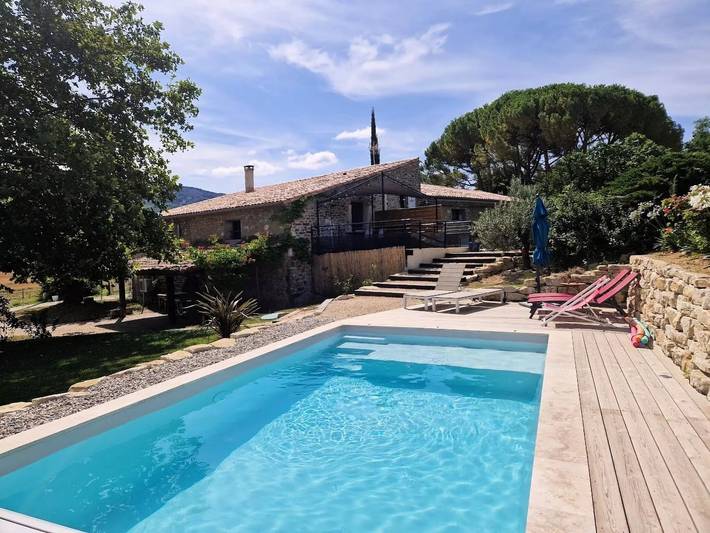 Villa pour 5 personnes, avec jardin et piscine