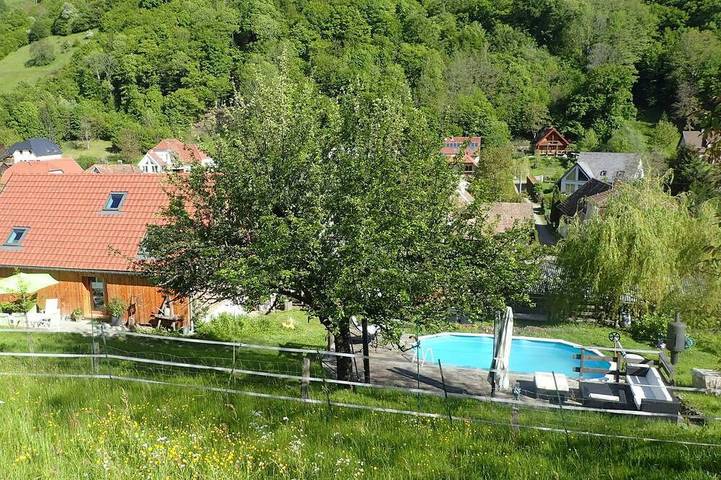 Gîte pour 4 personnes, avec Jacuzzi ainsi que Terrasse et Jardin