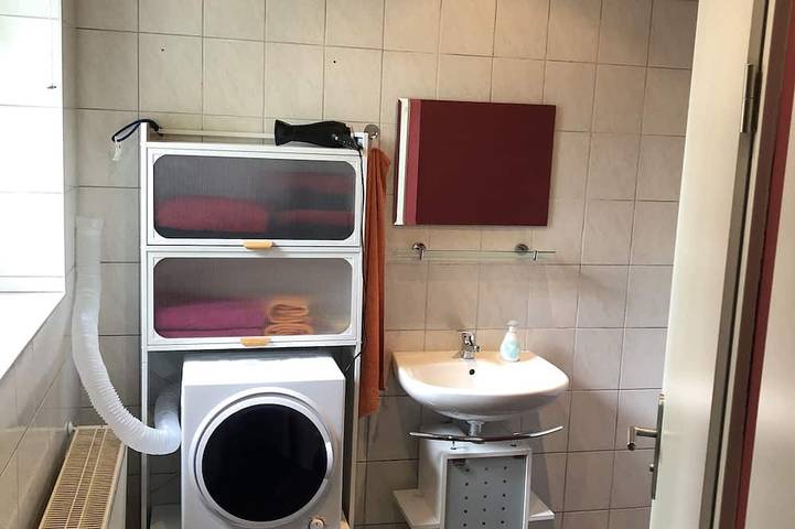 Ganze Wohnung, Radlerzimmer mit separatem Bad außerhalb des Zimmers.
Sehr gemütlich. in Ziethen, Vorpommern Greifswald