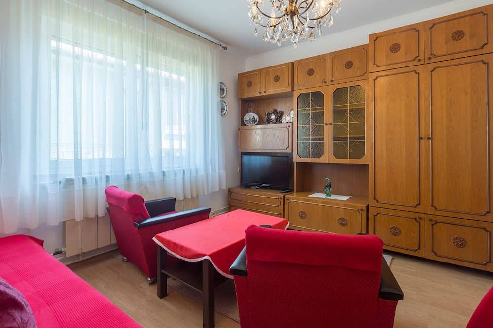 Ganze Wohnung, 2-Zimmer-Ferienwohnung mit Terrasse Umag (A-7063-a) in Umag, Umag und Umgebung