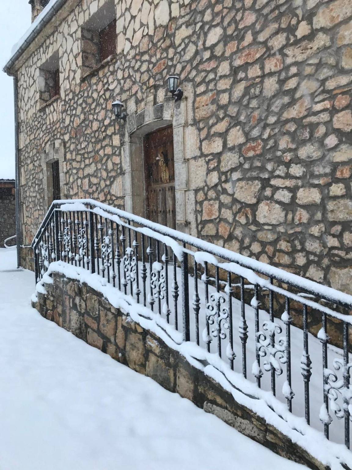 Landhaus 'Gemelas Del Duratón' mit Bergblick, privatem Garten und Wlan in Castro de Fuentidueña, Segovia Provinz