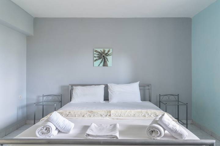 Ganze Wohnung, Ferienwohnung 'Erdgeschoss 14' mit privater Terrasse, Wi-Fi und Klimaanlage in Nikiana, Alexandros