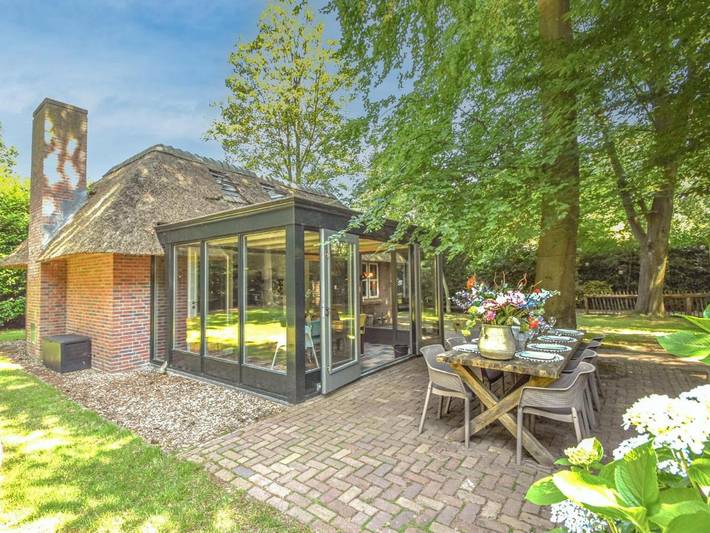 Vakantiehuis voor 7 personen, with Whirlpool and Terras as well as Tuin and Sauna in Haaren