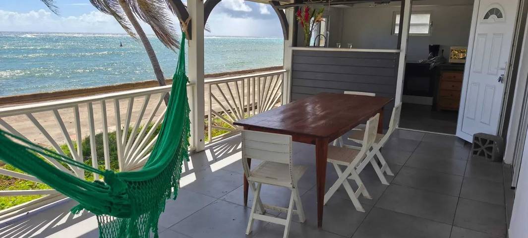 Location de vacances pour 6 personnes, avec jardin et terrasse à Capesterre-de-Marie-Galante