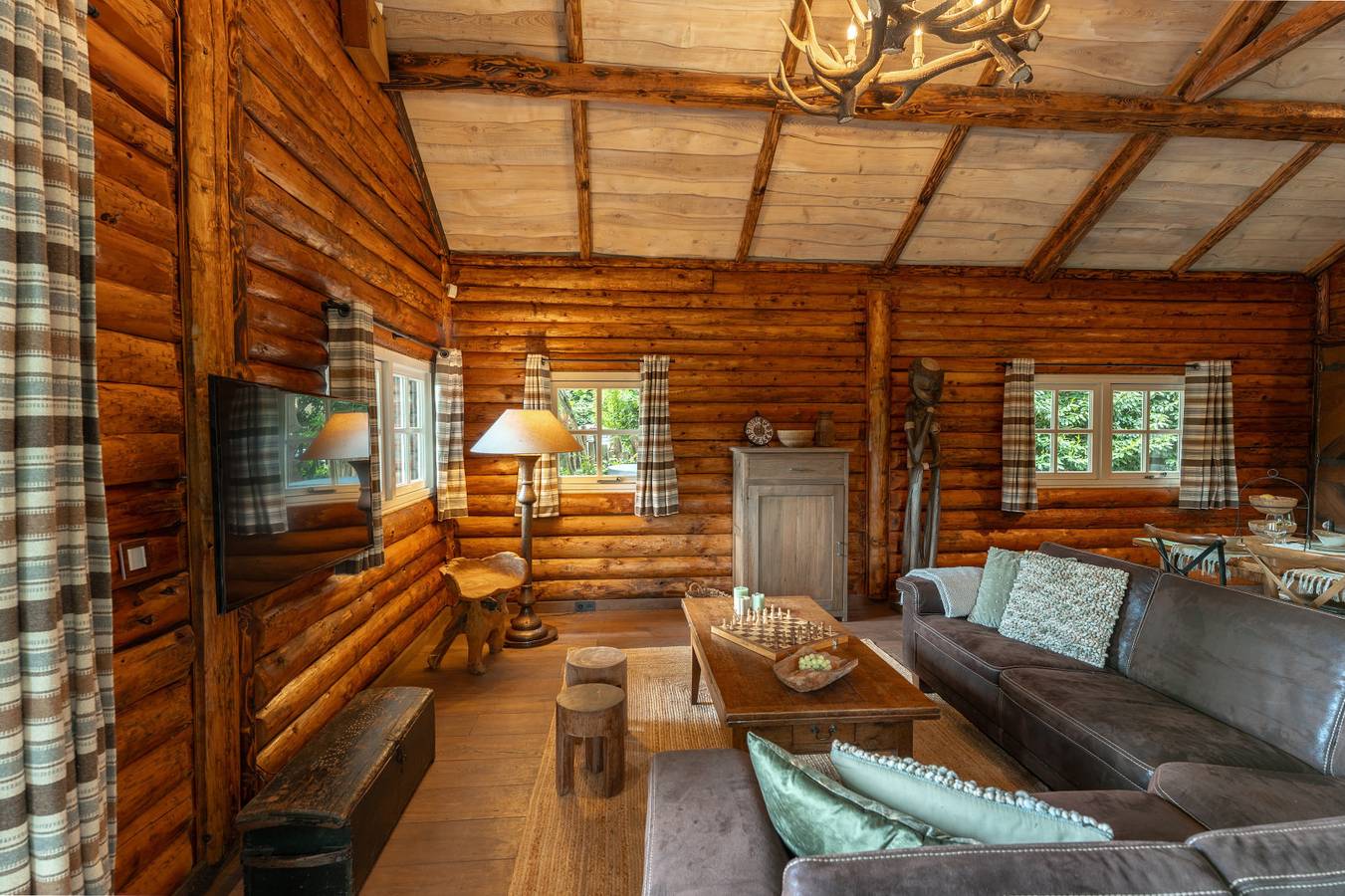 Unieke karakteristieke blokhut voor 6 personen op vakantiepark Sandberghe in Uden, Noord-Brabant