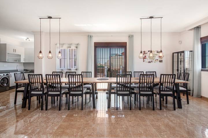 Villa 'Beautiful Renovated Holiday Home' with Sea View, Wi-Fi and Air Conditioning in Benalmádena, Cordillera Penibética