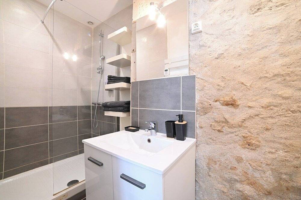 Entire apartment, L'Intimiste ~ Near the center ~ Futuroscope in Poitiers, Vienne