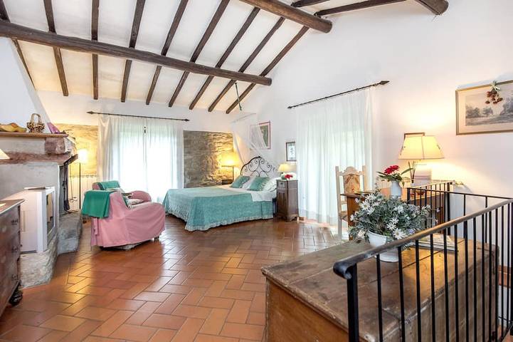 Cottage accogliente per animali domestici + piscina vicino a Firenze. Viste fantastiche Capannina. in Londa, Firenze province