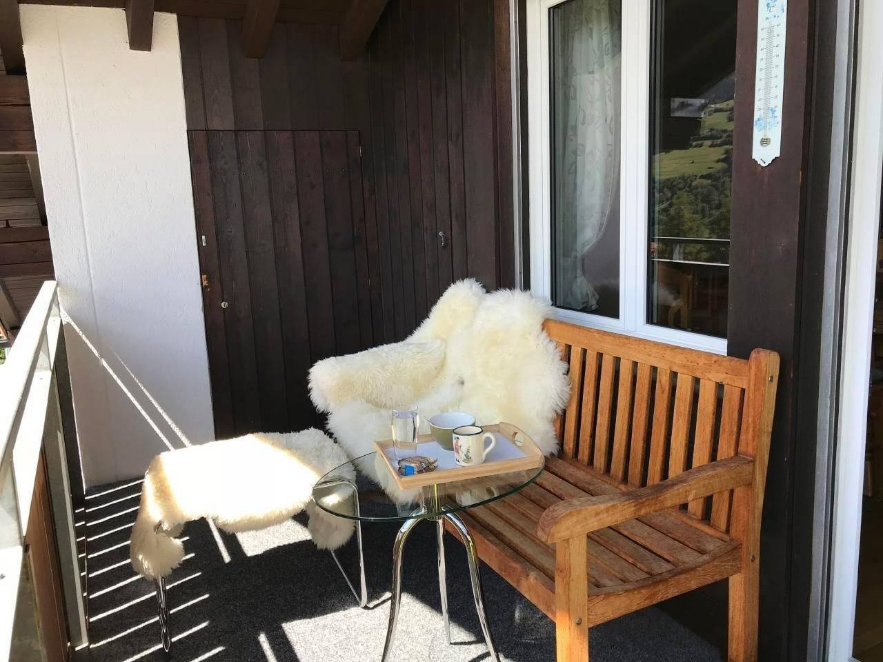 Ganze Wohnung, Grosszügige Dachwohnung mit Aussicht in Surses, Albula