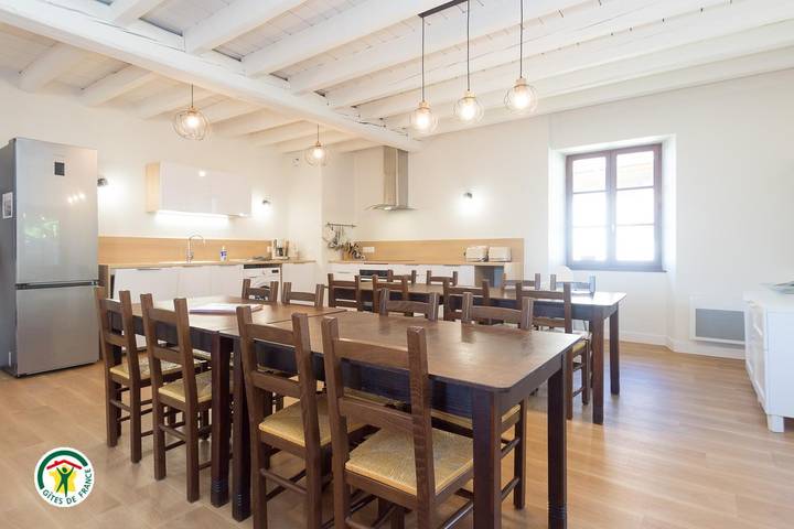 Gîte pour 15 personnes, avec Terrasse à Saint-Bernard - 4