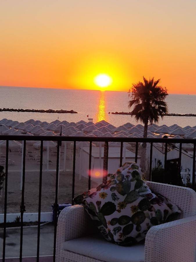 Chambre d’hôte pour 2 personnes, avec Balcon et Terrasse ainsi que Jardin et Piscine à Pescara