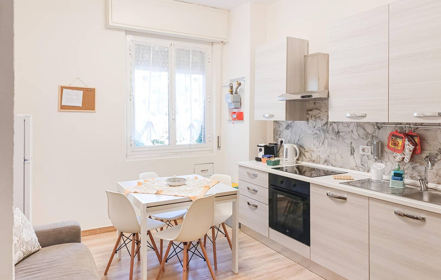 Appartement de vacances entier, Appartement confortable avec Wi-Fi et cuisine, à 1,5 km du bord de mer et du centre-ville in La Spezia (Ville), La Spezia