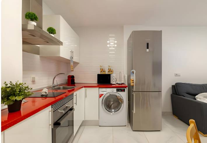 Entire apartment, Vacation Apartment 'Rayito De Sol 2' with Shared Pool, Wi-Fi and Air Conditioning in Maspalomas, San Bartolomé de Tirajana