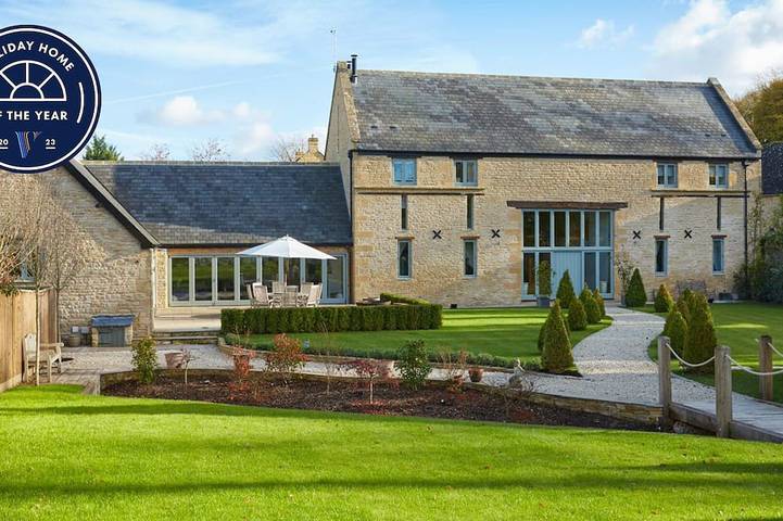 Vacation rental for 12 people, with yard in The Cotswolds