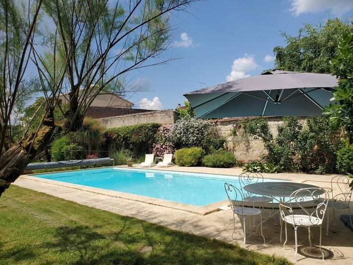 Location de vacances pour 4 personnes, avec Balcon et Terrasse ainsi que Jardin et Piscine à Passage - 2