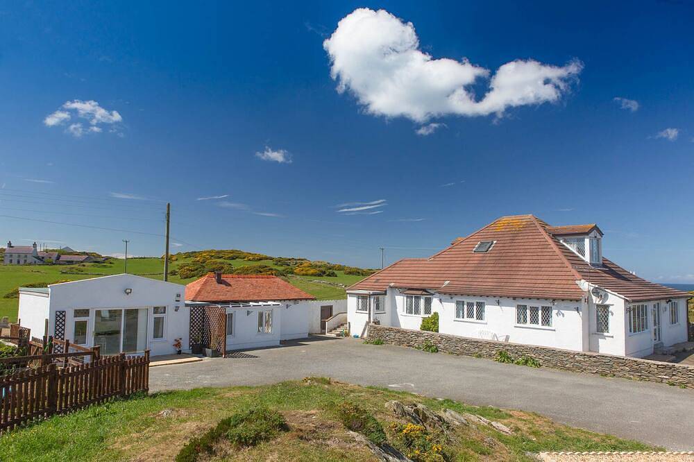 Casa de campo de 2 quartos com vistas deslumbrantes, panorâmicas sobre o mar Bull Bay in Anglesey