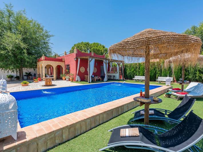 Casa rural para 5 personas, con jardín además de terraza y piscina en Marchena - 4