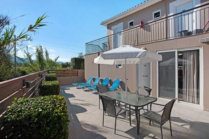 Gîte pour 5 personnes, avec bassin pour enfant ainsi que jardin et balcon dans Laganas - 2