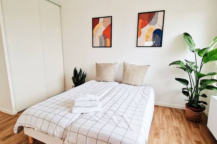 Ganze Wohnung, Charming Apartment With Panoramic Seine River & Eiffel Tower Views in Ivry-sur-Seine, Val-de-Marne