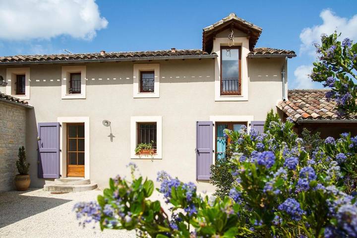 Location de vacances pour 12 personnes, avec Terrasse et Jardin ainsi que Piscine et Vue à Caylus - 4