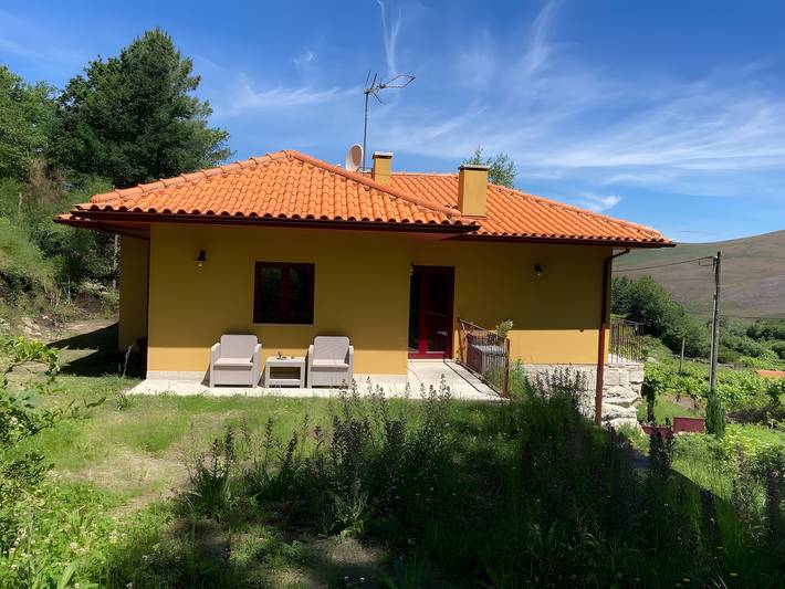 Location de vacances pour 6 personnes, avec jardin dans Ponte da Barca