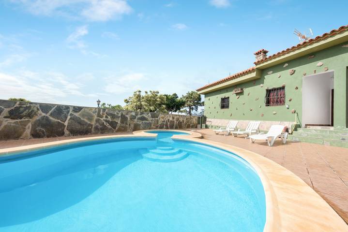 Holiday rental for 4 people, with Hot tub