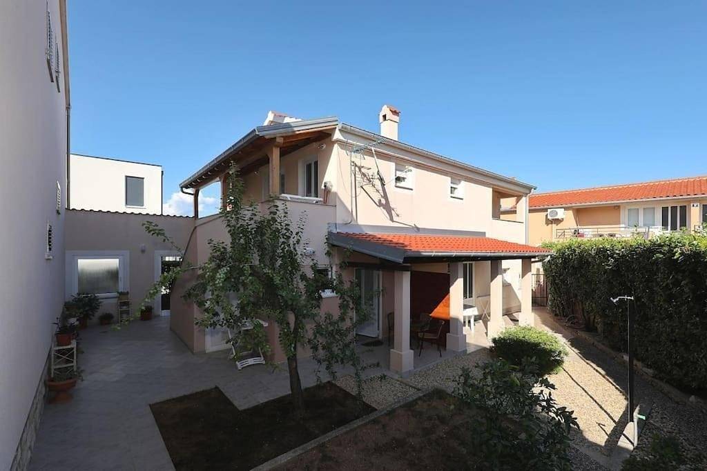 Ganze Wohnung, Studio Appartement mit Balkon Nin, Zadar As-24385-a in Nin, Zadar