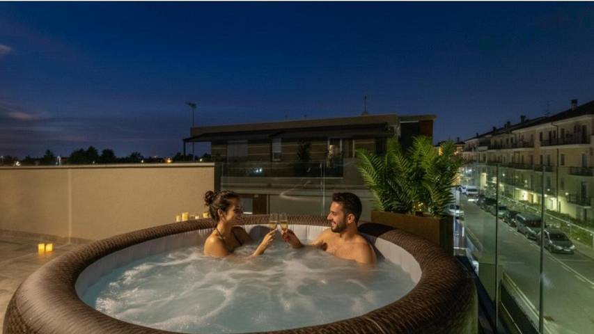 Appartamento per 7 persone, con Balcone e Idromassaggio nonché Terrazza e Piscina per bambini a Vaprio d'Adda