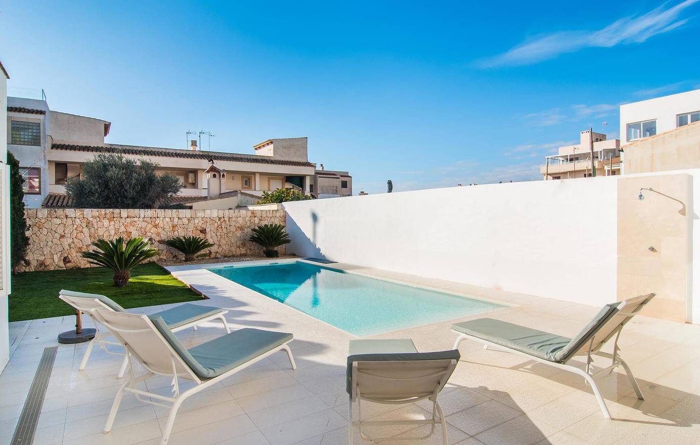 Appartement de vacances entier, Retraite à Playa Es Pregons avec piscine et terrasse in Colònia de Sant Jordi, Ses Salines