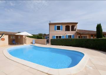 Villa pour 8 Personnes dans Vallon-Pont-d'Arc, Ardèche, Photo 1
