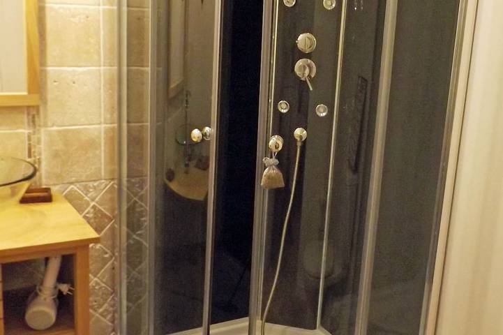 Location de vacances pour 4 personnes, avec jacuzzi et jardin à Villecroze - 3