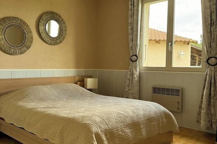 Location de vacances pour 8 personnes, avec jardin, animaux acceptés à Saint-Alban-Auriolles - 3