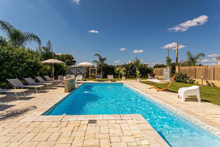 Villa per 4 persone, con giardino e idromassaggio nonché piscina in Salento