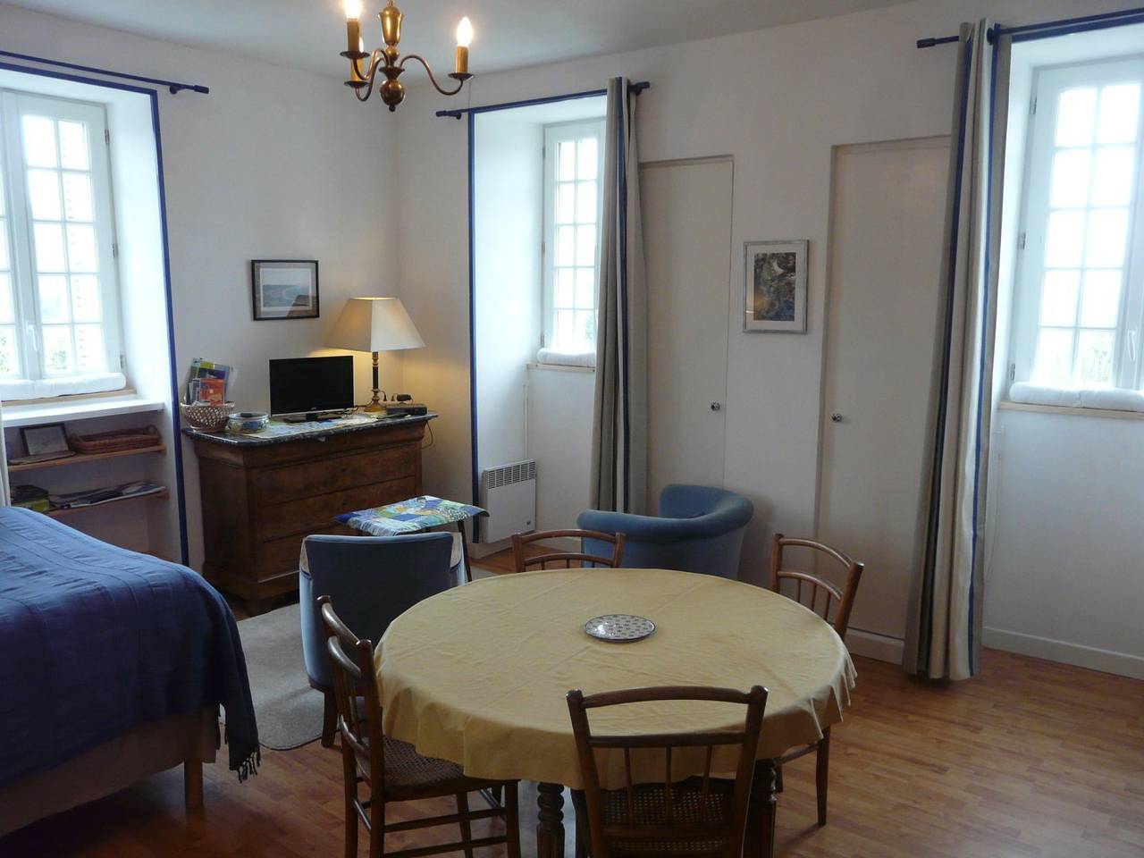 Studio entier, Studio Royal Tennis, parking privé gratuit in Étretat, Région du Havre