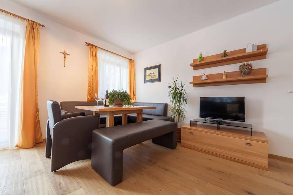 Ganze Wohnung, Geräumige Ferienwohnung in ruhiger Lage im schönen Antholzertal im Haus Erlenhof in Antholz, Rasen-Antholz